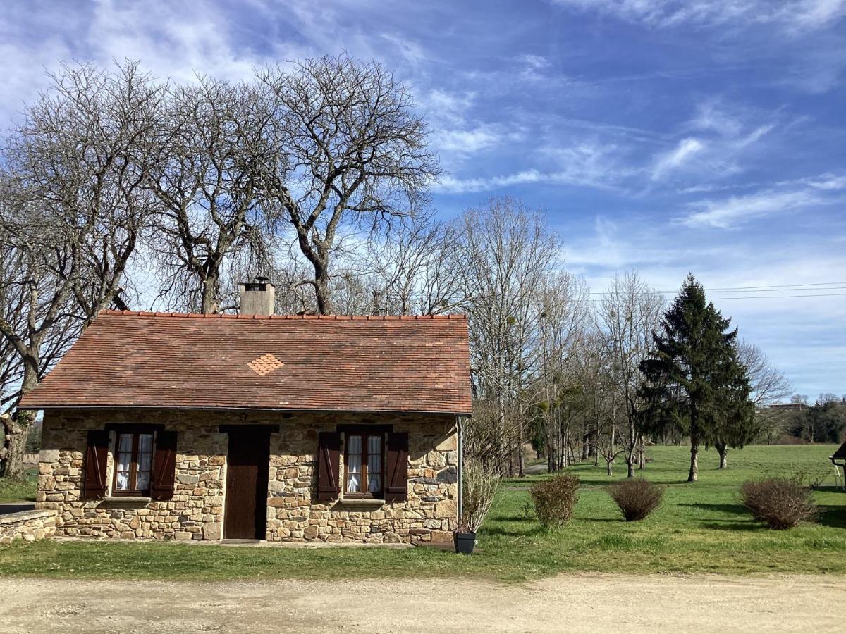 La Maisonnette Des Champs Pierre-Buffiere Bagian luar foto
